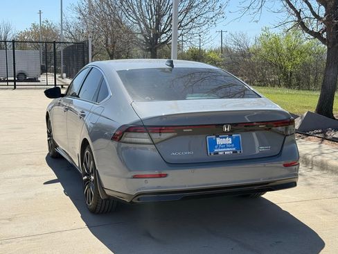 Used 2023 Honda Accord Touring image 3
