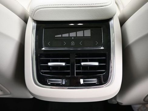 Used 2023 Volvo XC60 B5 Ultimate AWD/4WD image 32