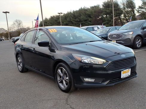 Used 2018 Ford Focus SE w/ SE Appearance Package image 1