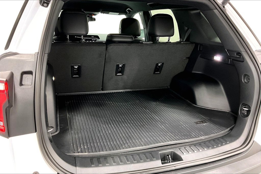 Used 2027 GMC Terrain Elevation w/ Elevation Premium Package FWD image 32