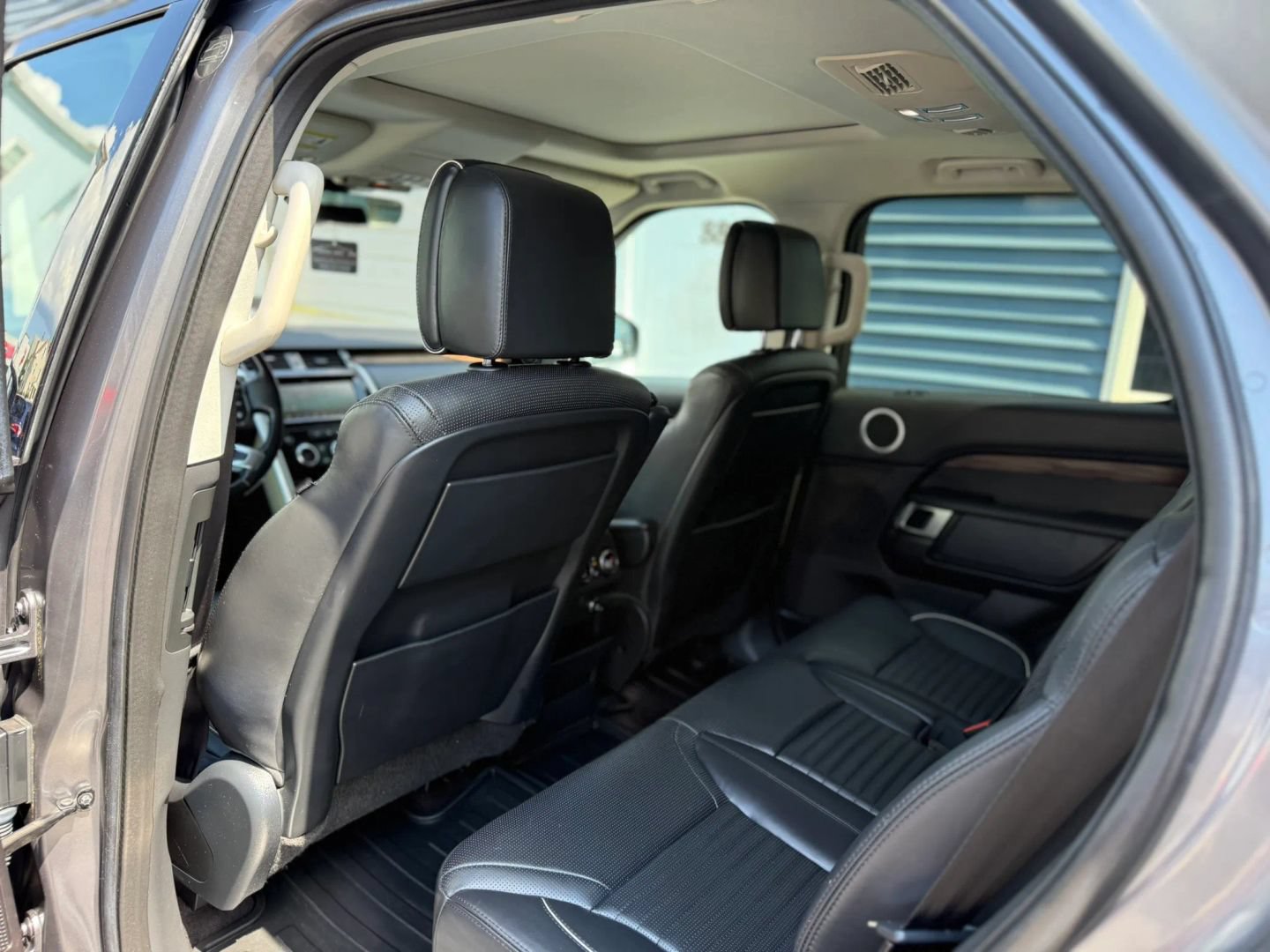 Used 2018 Land Rover Discovery HSE Luxury AWD/4WD image 35