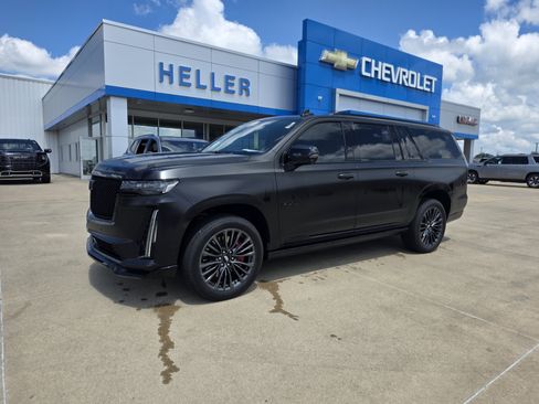 Used 2024 Cadillac Escalade ESV V AWD/4WD image 3