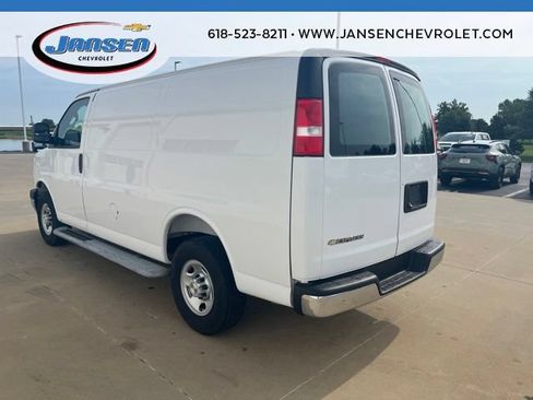 Used 2025 Chevrolet Express 2500 w/ Driver Convenience Package RWD image 4