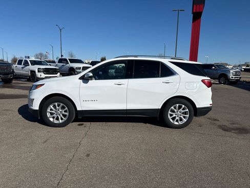 Used 2018 Chevrolet Equinox LT w/ Sun & Infotainment Package image 2