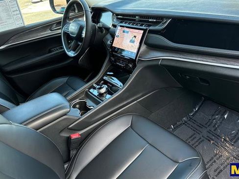 Used 2024 Jeep Grand Cherokee Limited 4xe image 19