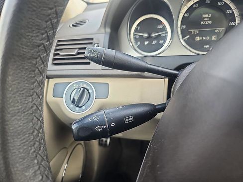 Used 2009 Mercedes-Benz C 300 Sedan image 18