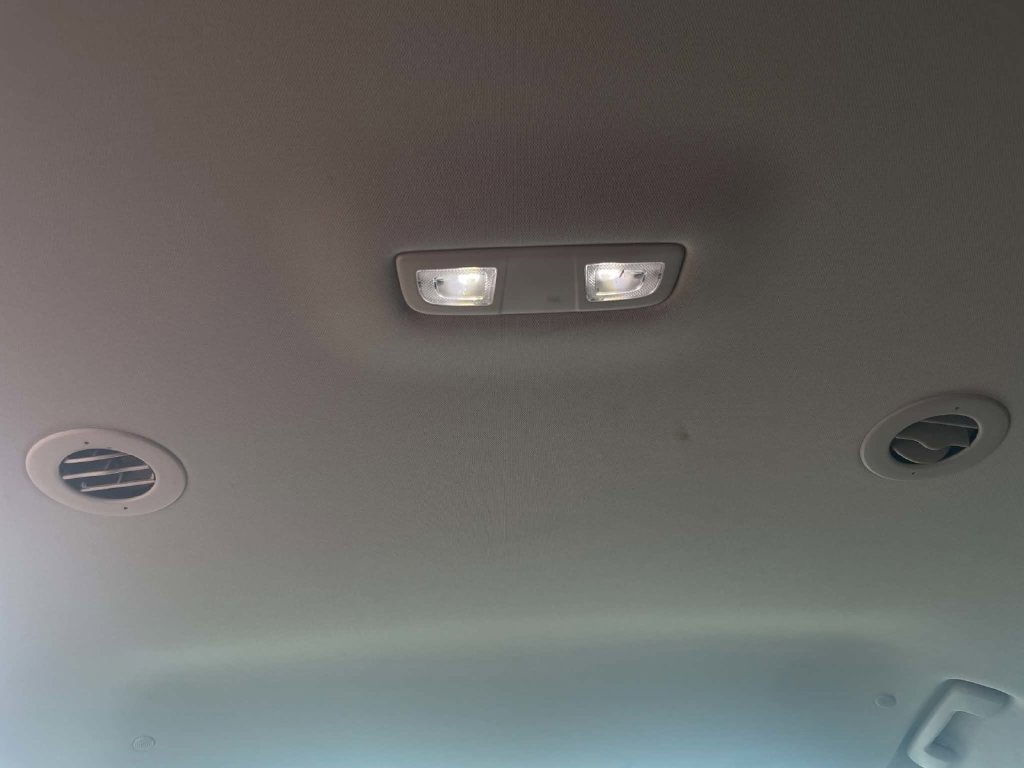 Used 2021 Chevrolet Traverse LT FWD image 25
