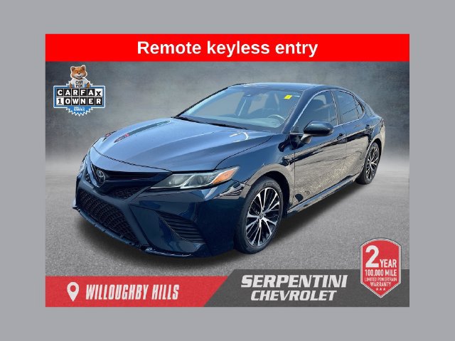 Used 2020 Toyota Camry SE FWD image 1