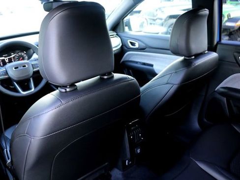 New 2025 Jeep Compass Latitude image 17