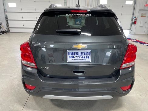 Used 2018 Chevrolet Trax LT w/ LT Convenience Package FWD image 6