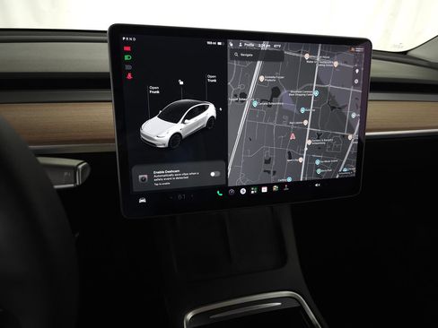 Used 2022 Tesla Model Y Long Range AWD/4WD image 21