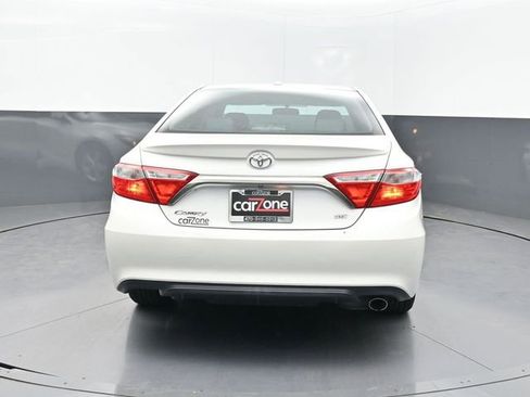 Used 2015 Toyota Camry SE FWD image 18