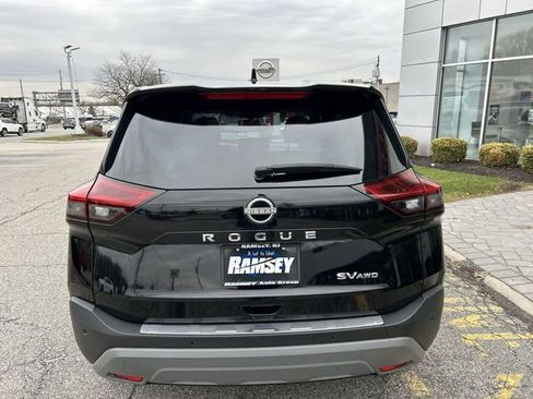 Used 2023 Nissan Rogue SV image 25