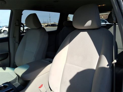 Used 2021 Kia Sedona LX image 23