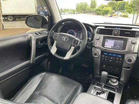 Used 2018 Toyota 4Runner Limited AWD/4WD image 38