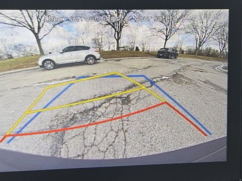 Used 2023 Kia Sportage LX image 3