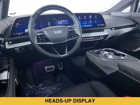 Certified 2025 Cadillac Optiq Luxury 2 AWD/4WD image 2