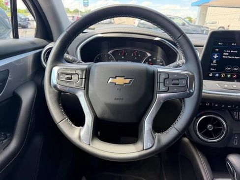 Used 2023 Chevrolet Blazer LT FWD image 12