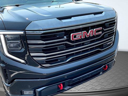 Used 2024 GMC Sierra 1500 AT4 w/ AT4 Preferred Package AWD/4WD image 29