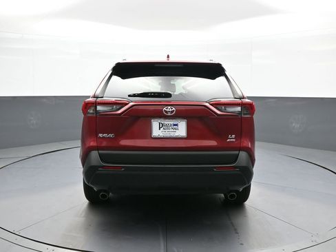 Used 2020 Toyota RAV4 LE AWD/4WD image 7