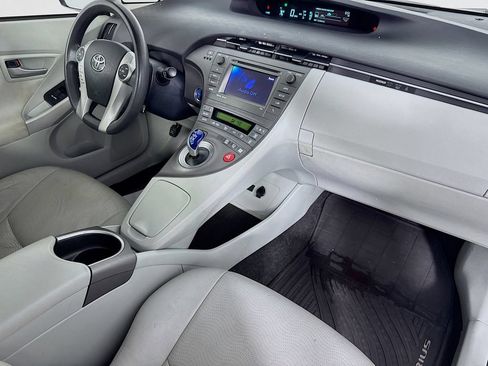Used 2014 Toyota Prius Three FWD image 32