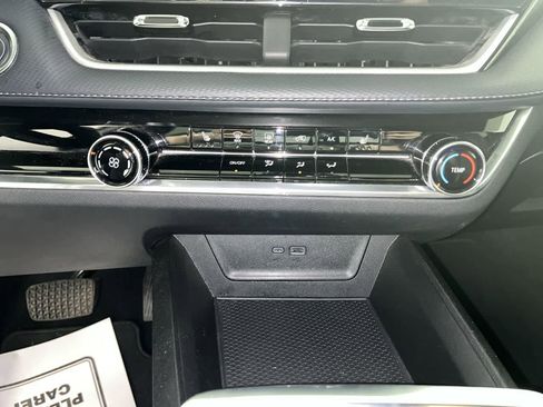 Used 2025 Chevrolet Equinox LT w/ Safety and Technology Package AWD/4WD image 21