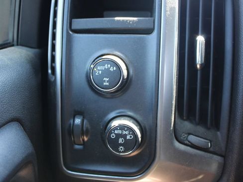 Used 2018 Chevrolet Silverado 1500 LT w/ All Star Edition AWD/4WD image 27