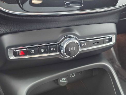 Certified 2023 Volvo XC40 Recharge Ultimate w/ Protection Package Premier image 30