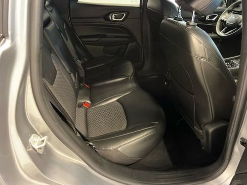 Used 2022 Jeep Compass Latitude AWD/4WD image 12