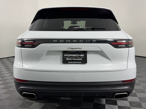 Certified 2023 Porsche Cayenne image 10