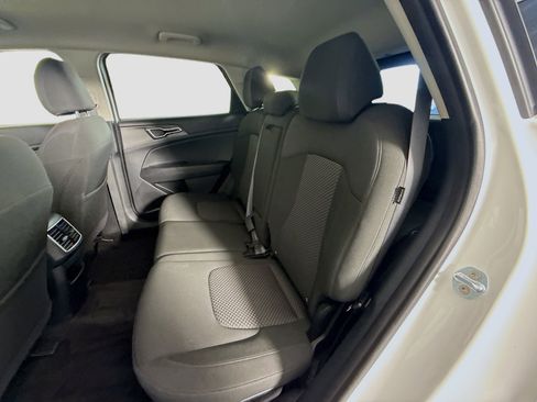 Used 2025 Kia Sportage LX FWD image 24