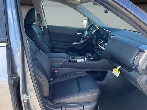 New 2026 Nissan Pathfinder SL image 11