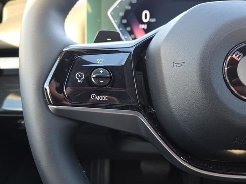 Used 2025 BMW 530i xDrive image 22