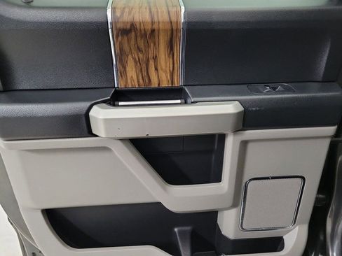 Used 2019 Ford F150 Lariat image 17