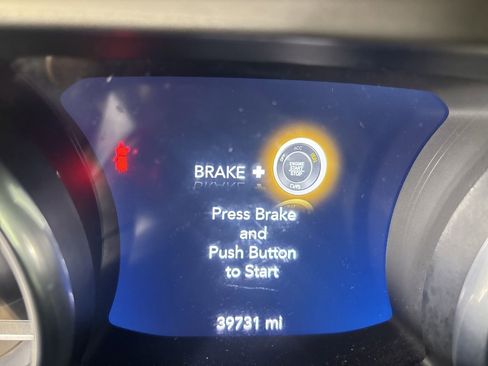 Used 2019 Jeep Wrangler Sport image 13