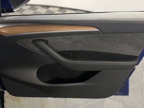 Used 2024 Tesla Model Y Long Range image 30