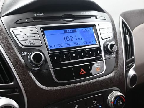 Used 2011 Hyundai Tucson GLS image 17