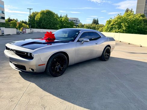Used 2015 Dodge Challenger R/T w/ Quick Order Package 28B R/T RWD image 17