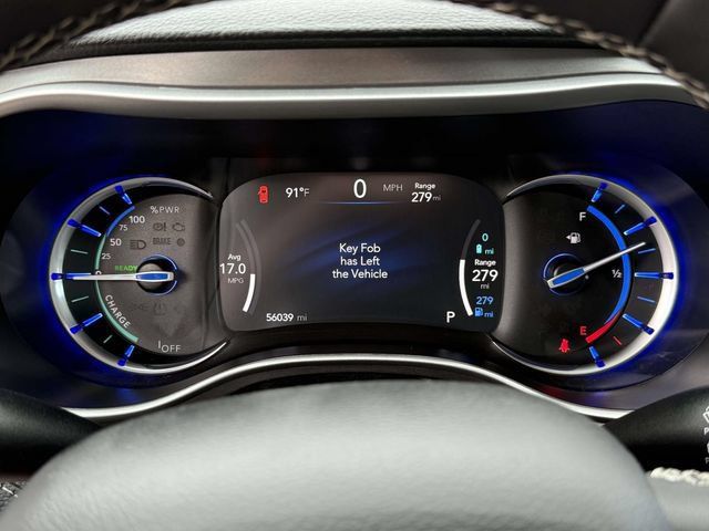 Used 2024 Chrysler Pacifica Limited FWD image 24