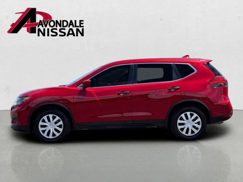 Used 2017 Nissan Rogue S FWD image 2
