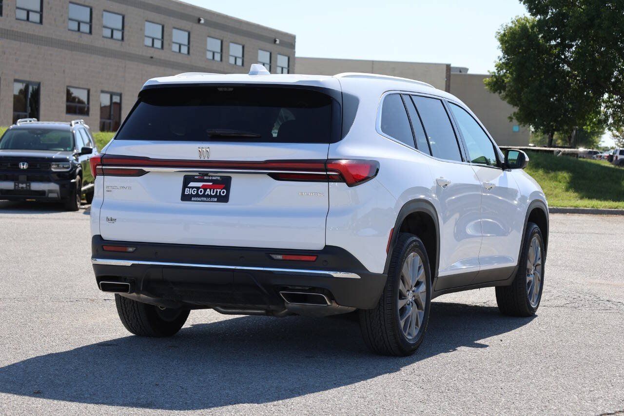 Used 2026 Buick Enclave Preferred w/ Power Package AWD/4WD image 9