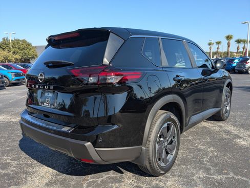 New 2026 Nissan Rogue SV image 4