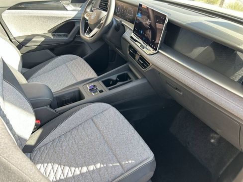 New 2026 Volkswagen Tiguan S FWD image 8