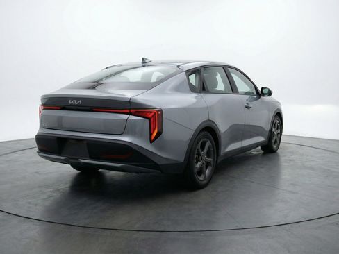 Used 2025 Kia K4 LXS image 9