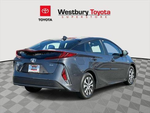 Certified 2022 Toyota Prius Prime XLE image 6