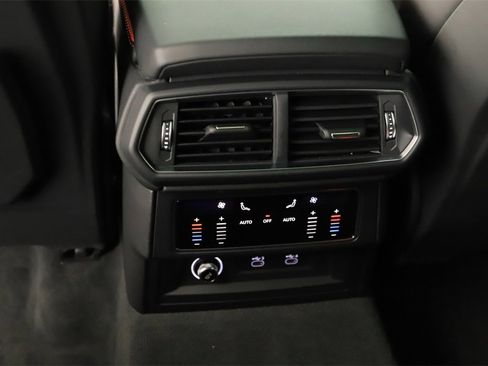 Used 2022 Lamborghini Urus image 22