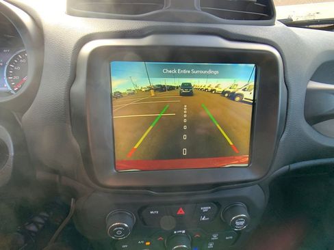 Used 2023 Jeep Renegade Trailhawk image 22