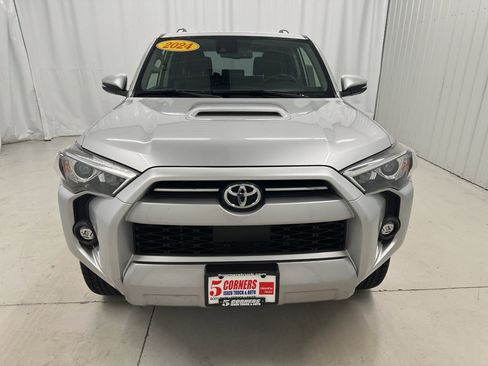 Used 2024 Toyota 4Runner TRD Off-Road Premium image 2