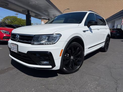 Used 2021 Volkswagen Tiguan SE R-Line FWD image 1