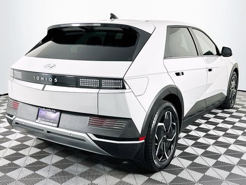 Used 2024 Hyundai Ioniq 5 SEL image 28